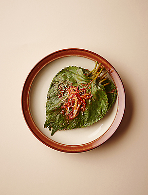 포토 JPG 반찬 사람없음 깻잎 깻잎절임 장아찌 베이지색배경 국내포토 음식 백그라운드 채소 베이지색 절임 파일형식