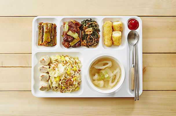 포토 JPG 반찬 사람없음 상차림 케첩 볶음밥 무침 식판 고기볶음 냉이 야채볶음밥 어묵탕 오이김치 오징어튀김 나무배경 대파무침 국내포토 음식 백그라운드 채소 김치 튀김 소스_음식 탕 볶음 파일형식