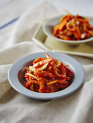 포토 JPG 반찬 오이 사람없음 아웃포커스 고추장 도라지 도라지무침 국내포토 음식 채소 촬영기법 양념 무침 파일형식