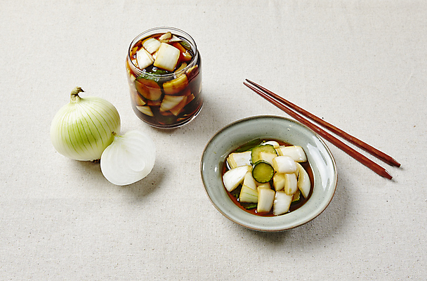 포토 JPG 양파 오이 사람없음 간장 양파장아찌 장아찌 절임 국내포토 음식 채소 양념 파일형식