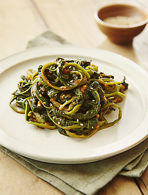 포토 JPG 반찬 사람없음 아웃포커스 고추장 시금치 시금치무침 국내포토 음식 채소 촬영기법 양념 무침 파일형식