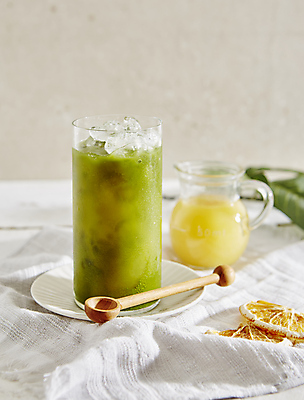 포토 JPG 디저트 실내 사람없음 아웃포커스 티스푼 천 레모네이드 냉음료 녹차레모네이드 국내포토 음료 음식 촬영기법 내부 숟가락 직물 에이드 파일형식