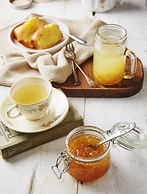 포토 JPG 디저트 실내 사람없음 유자차 파운드케이크 유자청 나무배경 유자파운드케이크 국내포토 음식 백그라운드 내부 차_음료 케이크 파일형식 과일청