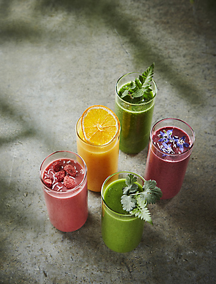 포토 JPG 회색배경 디저트 실내 그림자 사람없음 여러개 딸기스무디 블루베리스무디 녹차스무디 오렌지스무디 그린스무디 국내포토 음식 다수 백그라운드 내부 회색 스무디 파일형식