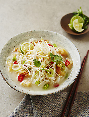 포토 JPG 회색배경 실내 사람없음 아웃포커스 국수 라임 베트남음식 쌀국수 국내포토 음식 백그라운드 과일 촬영기법 내부 회색 면류 파일형식