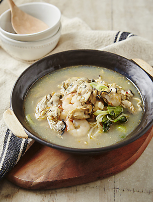 포토 JPG 실내 사람없음 냄비 국물 나무받침 일본음식 나가사키짬뽕 나무배경 국내포토 음식 백그라운드 내부 목재 솥 받침대 짬뽕 파일형식