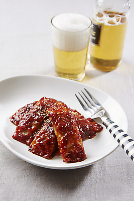 포토 JPG 회색배경 맥주 실내 사람없음 안주 만두 무침 무침요리 무침만두 국내포토 음식 백그라운드 주류 내부 회색 파일형식