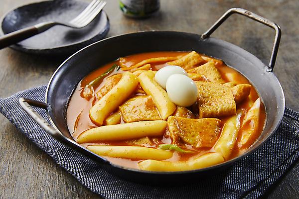 포토 JPG 한식 실내 사람없음 식탁보 냄비 떡볶이 분식 메추리알 나무배경 국내포토 음식 백그라운드 내부 알 솥 파일형식