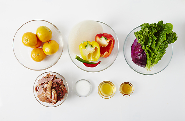 포토 JPG 식재료 귤 파프리카 실내 사람없음 하이앵글 설탕 흰배경 홍고추 오리고기 적채 라이스페이퍼 참기름 청양고추 청상추 국내포토 뷰포인트 백그라운드 채소 과일 고추 오리 육류 내부 흰색 기름_음식 상추 양배추 파일형식