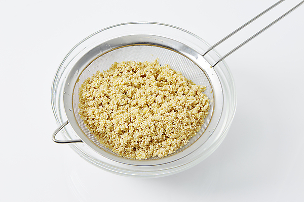 포토 JPG 식재료 실내 사람없음 채망 흰배경 요리중 조 차조 국내포토 백그라운드 모션 주방용품 곡류 내부 흰색 파일형식