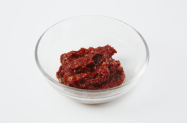 포토 JPG 식재료 실내 사람없음 양념 흰배경 매움 유리그릇 고춧가루 국내포토 그릇 백그라운드 유리 내부 흰색 맛 가루 파일형식