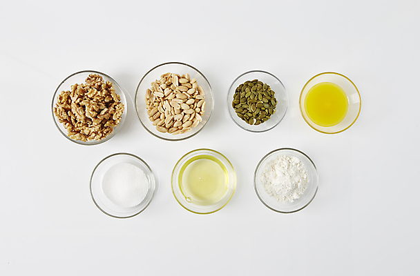 포토 JPG 식재료 실내 사람없음 하이앵글 설탕 흰배경 땅콩 밀가루 호두 버터 호박씨 국내포토 뷰포인트 백그라운드 씨앗 내부 견과류 흰색 가루 파일형식