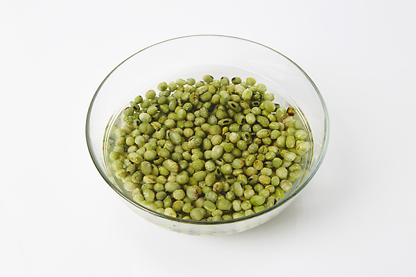 포토 JPG 식재료 콩 실내 사람없음 흰배경 담기 풋콩 국내포토 백그라운드 모션 곡류 내부 흰색 파일형식