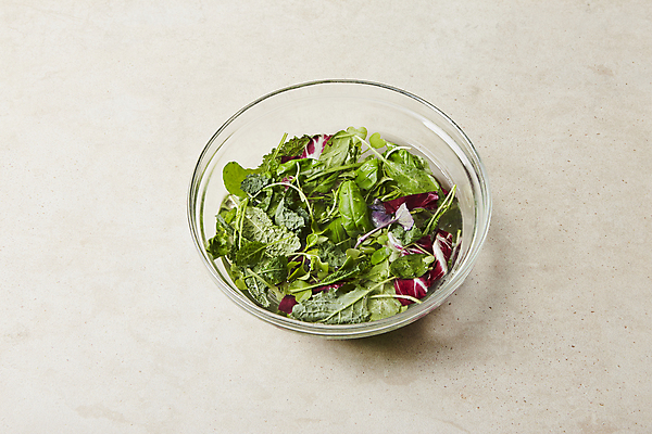 포토 JPG 채소 식재료 실내 사람없음 샐러드 담기 베이지색배경 샐러드채소 국내포토 음식 백그라운드 모션 내부 베이지색 파일형식