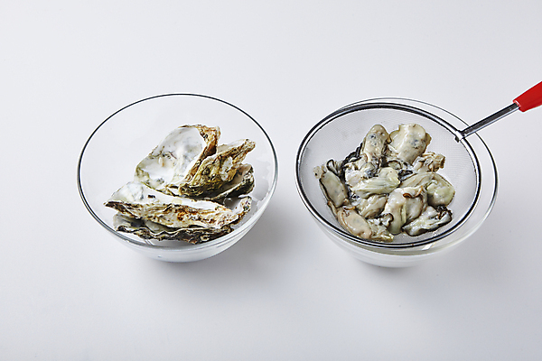 포토 JPG 식재료 실내 사람없음 껍질 굴 채망 해산물 흰배경 분류 격리 국내포토 백그라운드 컨셉 주방용품 어패류 내부 흰색 파일형식