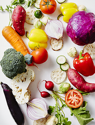 포토 JPG 토마토 채소 식재료 가지 피망 오이 파프리카 실내 사람없음 하이앵글 당근 브로콜리 흰배경 고구마 연근 방울양배추 적양배추 적양파 컬리플라워 적환무 국내포토 뷰포인트 백그라운드 양파 뿌리채소 내부 흰색 무 양배추 파일형식