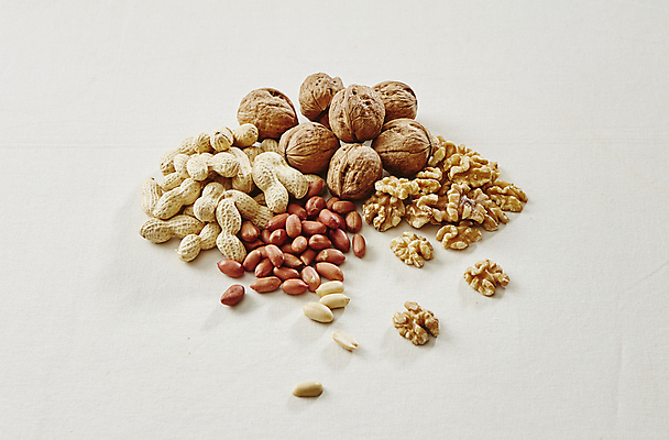 포토 JPG 식재료 실내 사람없음 견과류 흰배경 땅콩 호두 국내포토 백그라운드 내부 흰색 파일형식