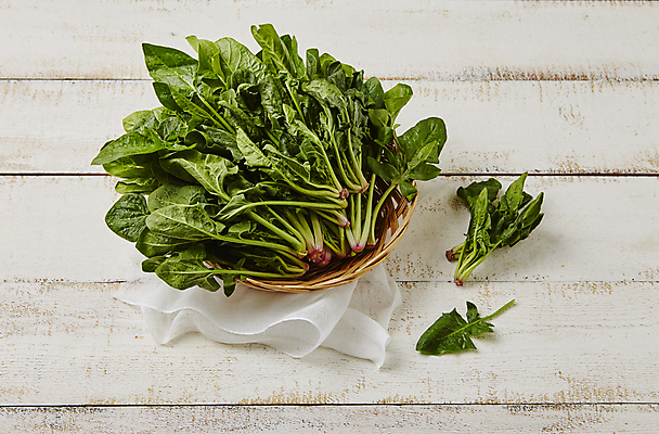 포토 JPG 채소 식재료 실내 사람없음 시금치 나무배경 국내포토 백그라운드 내부 파일형식