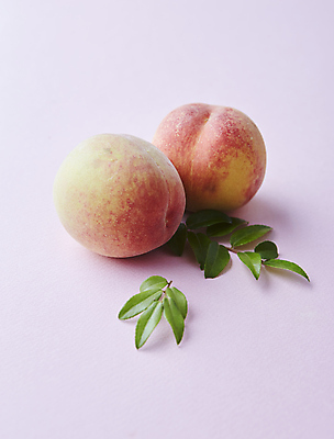 포토 JPG 식재료 실내 사람없음 복숭아 백도 보라색배경 황도 국내포토 백그라운드 과일 내부 보라색 파일형식