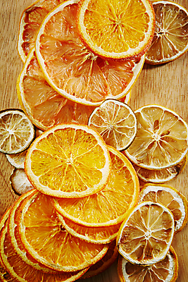 포토 JPG 오렌지 식재료 실내 사람없음 하이앵글 레몬 자몽 라임 건과일 나무배경 국내포토 뷰포인트 백그라운드 과일 건조 내부 파일형식