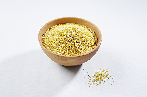 포토 JPG 식재료 실내 사람없음 흰배경 나무그릇 조 차조 국내포토 그릇 백그라운드 곡류 내부 목재 흰색 파일형식