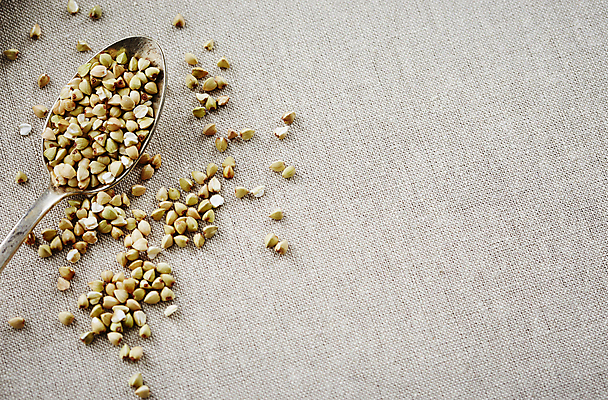 포토 JPG 식재료 회색배경 곡류 실내 사람없음 숟가락 메밀 카피스페이스 국내포토 백그라운드 수저 내부 공백 회색 파일형식