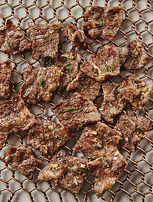 포토 JPG 실내 육류 사람없음 소고기 그릴 고기구이 석쇠구이 숯불구이 국내포토 식재료 주방용품 내부 구이 파일형식