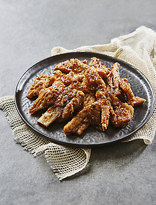 포토 JPG 회색배경 실내 돼지고기 사람없음 간장 양념갈비 돼지갈비 양념구이 국내포토 백그라운드 육류 내부 회색 양념 구이 갈비 파일형식