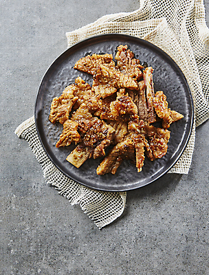 포토 JPG 회색배경 실내 돼지고기 사람없음 간장 양념갈비 돼지갈비 양념구이 국내포토 백그라운드 육류 내부 회색 양념 구이 갈비 파일형식