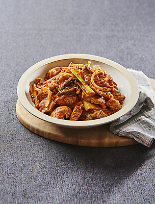 포토 JPG 회색배경 실내 돼지고기 사람없음 고추장 고추장불고기 제육볶음 국내포토 음식 백그라운드 육류 내부 회색 양념 불고기 파일형식