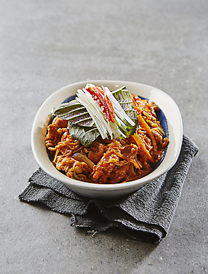 포토 JPG 회색배경 실내 돼지고기 사람없음 고추장 매움 고추장불고기 콩나물불고기 국내포토 백그라운드 육류 내부 회색 양념 맛 불고기 파일형식