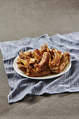 포토 JPG 회색배경 실내 돼지고기 사람없음 구이 간장 등갈비 폭립 국내포토 음식 백그라운드 육류 내부 회색 양념 파일형식