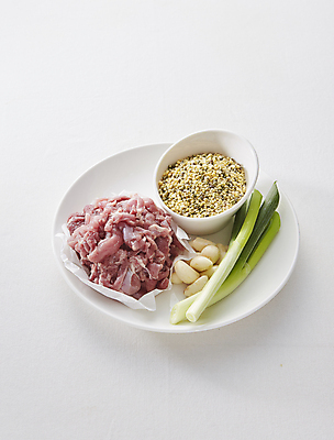 포토 JPG 식재료 실내 마늘 돼지고기 사람없음 흰배경 날것 대파 녹두 국내포토 백그라운드 채소 육류 내부 흰색 파 파일형식