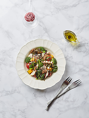 포토 JPG 방울토마토 실내 사람없음 닭고기 샐러드 브로콜리 단호박 다채 닭가슴살 발사믹소스 피칸 샐러드채소 국내포토 음식 토마토 채소 호박 육류 내부 견과류 소스_음식 파일형식