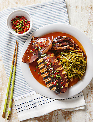 포토 JPG 사람없음 양념 오징어 찜 조림 고구마줄기 오징어요리 통오징어 국내포토 음식 줄기 연체동물 수중동물 파일형식