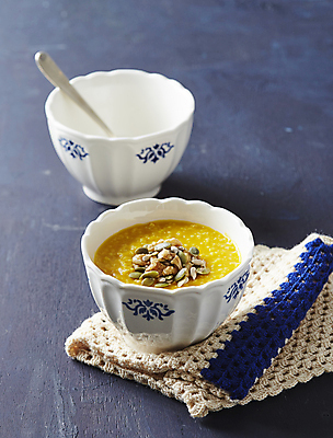 포토 JPG 사람없음 파란배경 호두 해바라기씨 호박씨 호박죽 국내포토 백그라운드 씨앗 파란색 견과류 죽 파일형식