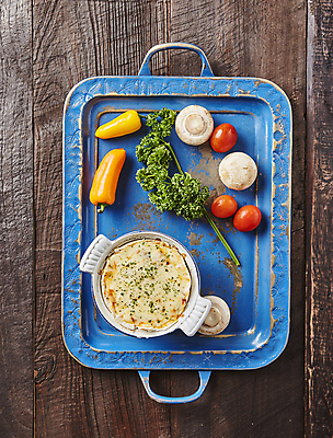 포토 JPG 방울토마토 파프리카 파슬리 사람없음 구이 양송이 미니파프리카 까망베르치즈 나무배경 국내포토 음식 백그라운드 토마토 채소 치즈 버섯 파일형식