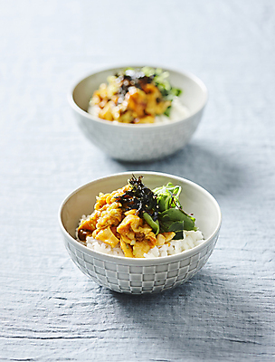 포토 JPG 채소 사람없음 아웃포커스 김가루 멍게 멍게비빔밥 국내포토 촬영기법 바다동물 김_해조류 가루 비빔밥 파일형식