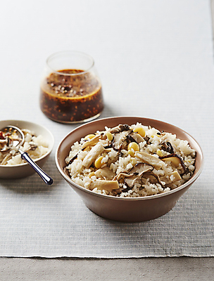 포토 JPG 회색배경 사람없음 양념 표고버섯 느타리버섯 버섯밥 새송이버섯 영양밥 은행열매 국내포토 열매 백그라운드 밥 버섯 회색 파일형식