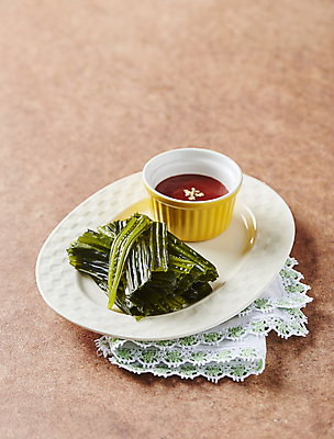 포토 JPG 사람없음 미역 숙회 초고추장 돌미역 갈색배경 미역초회 국내포토 음식 백그라운드 갈색 양념 해조류 파일형식