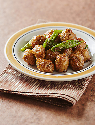 포토 JPG 반찬 사람없음 어묵 꽈리고추 어묵볶음 갈색배경 꽈리고추어묵볶음 국내포토 음식 백그라운드 고추 갈색 볶음 오뎅볶음 파일형식