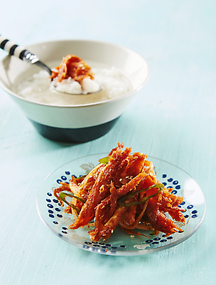 포토 JPG 반찬 사람없음 아웃포커스 파란배경 무침 건어물 무침요리 황태 황태채 황태채무침 국내포토 음식 백그라운드 촬영기법 어류 파란색 파일형식