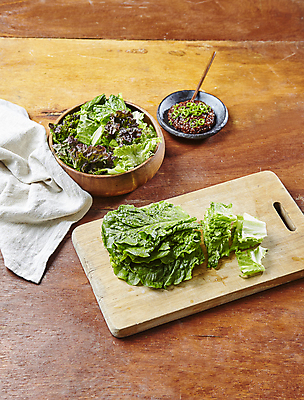 포토 JPG 한식 사람없음 샐러드 양념 상추 겉절이 나무도마 나무배경 국내포토 음식 백그라운드 채소 김치 도마 목재 파일형식