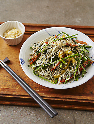 포토 JPG 한식 회색배경 파프리카 사람없음 소스 팽이버섯 부추 흑임자 국내포토 음식 백그라운드 채소 씨앗 버섯 회색 양념 파일형식