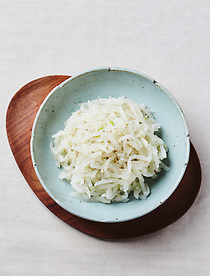 포토 JPG 반찬 사람없음 무 흰배경 볶음 무나물 국내포토 음식 백그라운드 뿌리채소 흰색 파일형식