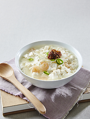 포토 JPG 새우 사람없음 양념 흰배경 국밥 순두부 청양고추 순두부국밥 국내포토 한식 백그라운드 고추 갑각류 흰색 파일형식