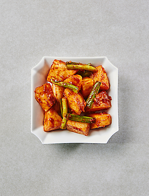 포토 JPG 회색배경 반찬 감자 사람없음 고추장 매움 무침 쪽파 감자요리 무침요리 감자무침 국내포토 음식 백그라운드 채소 회색 양념 맛 파 파일형식