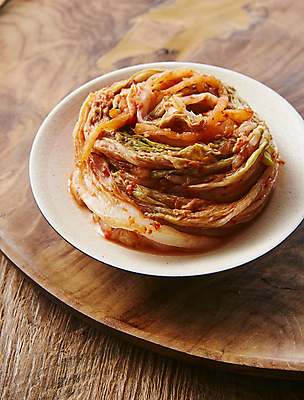 포토 JPG 한식 김치 사람없음 배추김치 절임배추 나무배경 국내포토 음식 백그라운드 식재료 파일형식