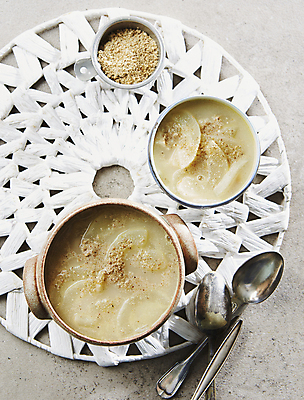 포토 JPG 회색배경 사람없음 무 들깨 무국 들깨뭇국 국내포토 백그라운드 뿌리채소 회색 깨 국물 파일형식