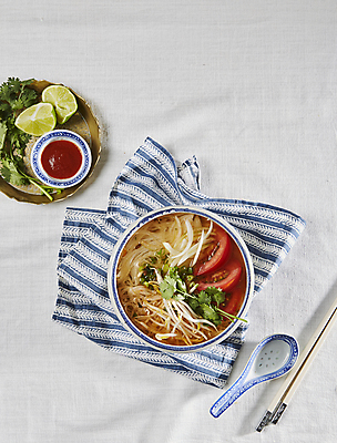 포토 JPG 토마토 사람없음 소스 고수 흰배경 라임 숙주 쌀국수 냉쌀국수 국내포토 백그라운드 채소 과일 흰색 양념 향신료 국수 베트남음식 파일형식